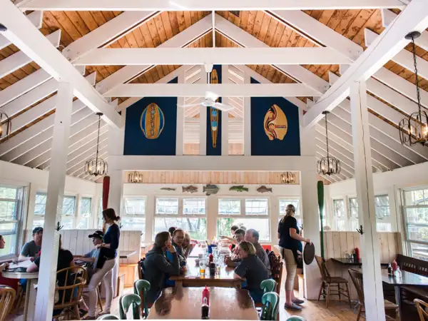 Gilly's Snug Harbour Restaurant & Marine – a snug place with one of the world's best views!