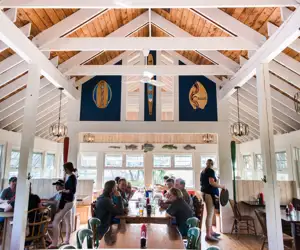 Gilly's Snug Harbour Restaurant & Marine – a snug place with one of the world's best views!