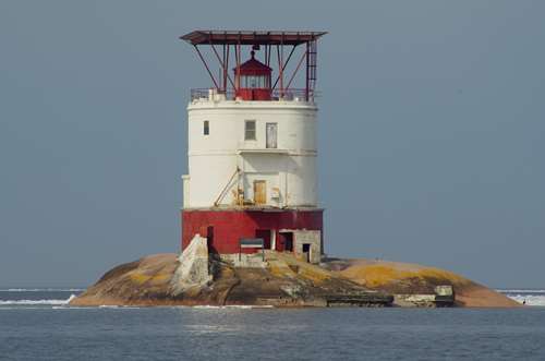 Gilly's Snug Harbour Restaurant and Marine lighthouse view.