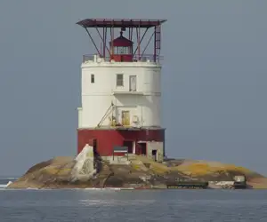 Gilly's Snug Harbour Restaurant and Marine lighthouse view.